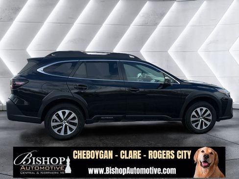 Used 2023 Subaru Outback Premium image 19