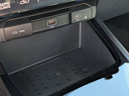 New 2026 Kia Niro EX FWD image 8