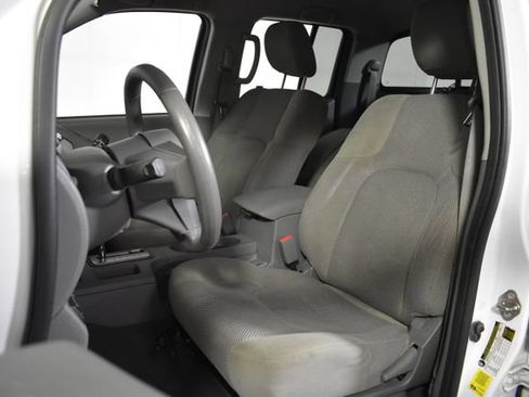 Used 2019 Nissan Frontier SV AWD/4WD image 9