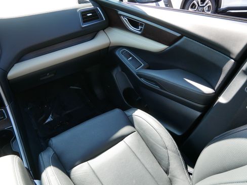 Used 2022 Subaru Ascent Touring AWD/4WD image 11