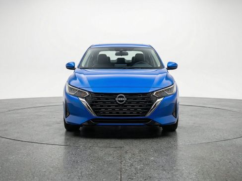 Used 2025 Nissan Sentra SV FWD image 2