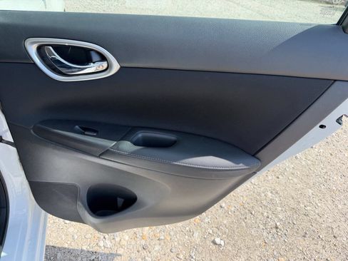 Used 2018 Nissan Sentra SV FWD image 18