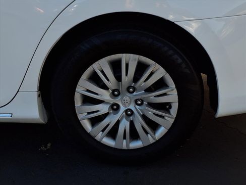 Used 2012 Toyota Camry LE image 4