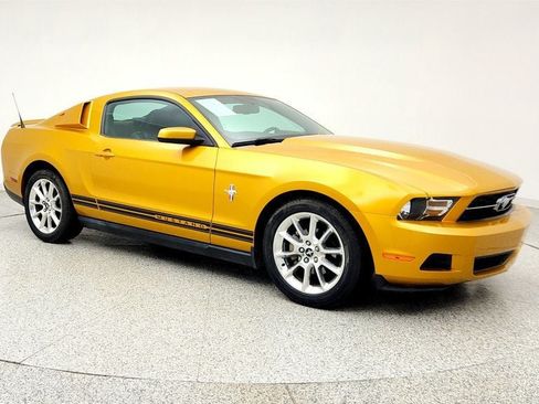 Used 2010 Ford Mustang Coupe RWD image 3