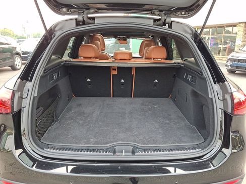 Used 2025 Mercedes-Benz GLC 300 4MATIC image 27