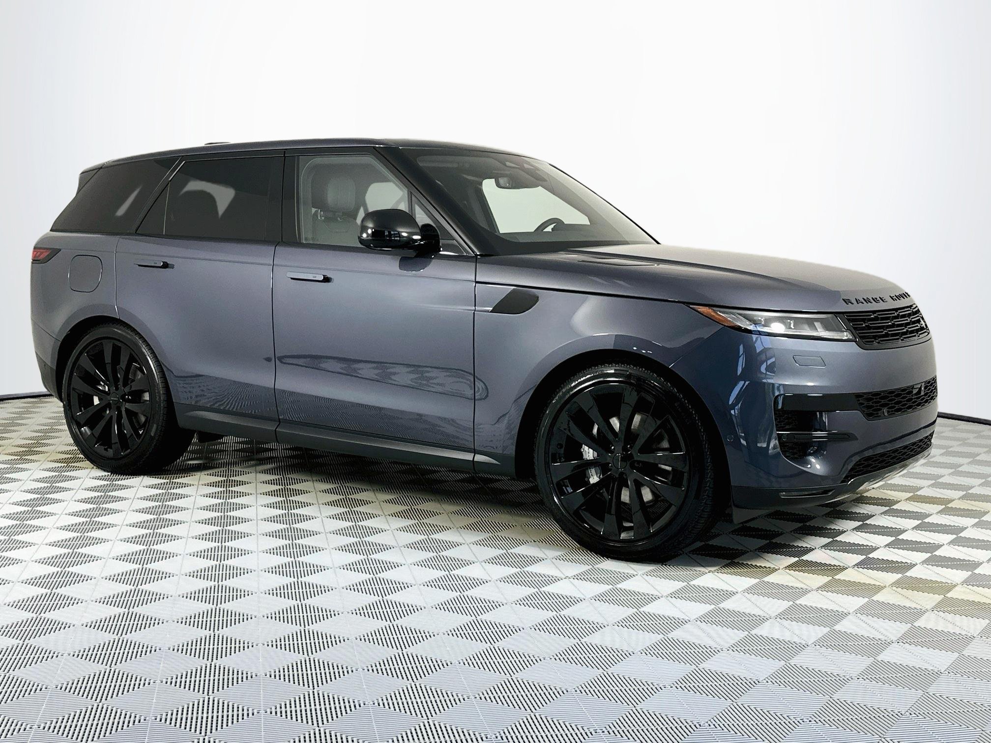 New 2026 Land Rover Range Rover Sport SE AWD/4WD image 3