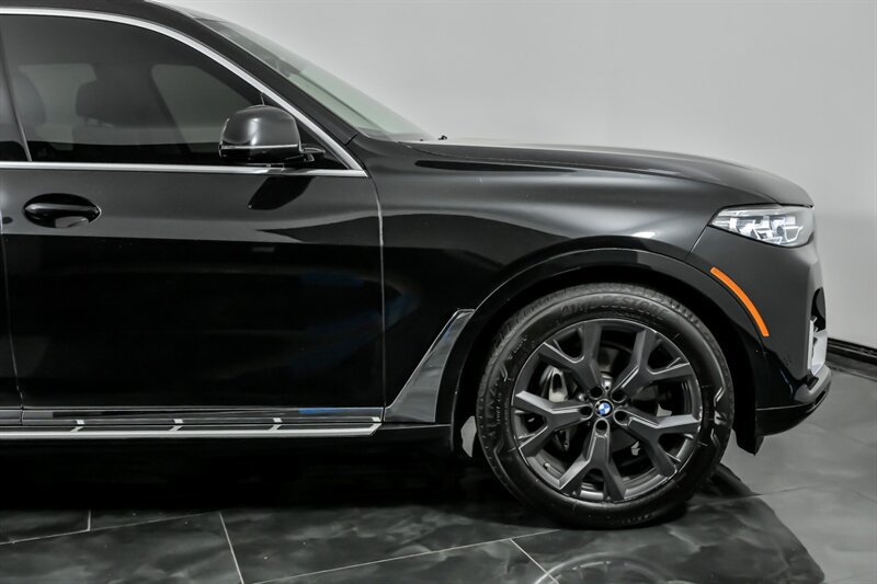 Used 2019 BMW X7 xDrive40i w/ Premium Package AWD/4WD image 11