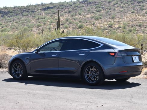 Used 2020 Tesla Model 3 Standard Range Plus RWD image 5