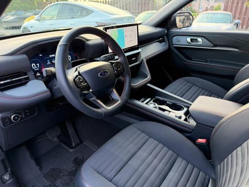 Used 2025 Ford Explorer ST-Line AWD/4WD image 10