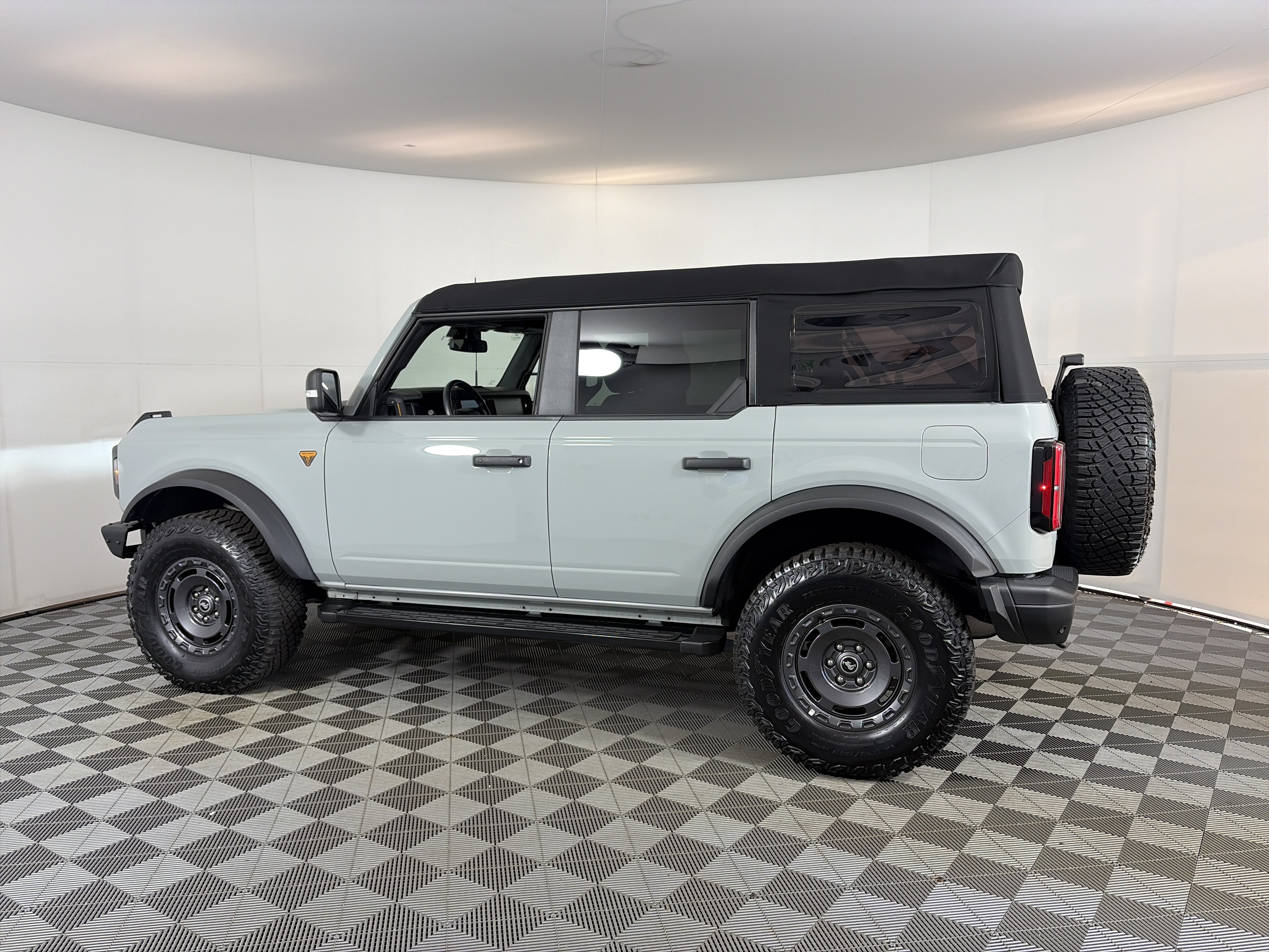 Used 2024 Ford Bronco Badlands AWD/4WD image 8