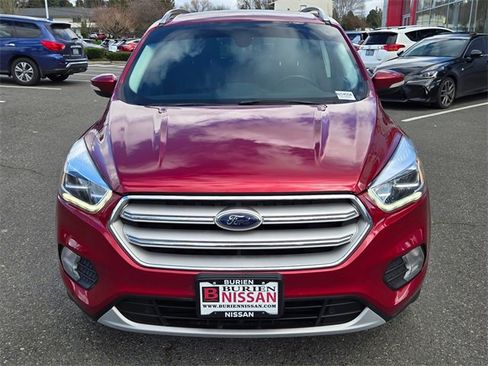 Used 2018 Ford Escape Titanium image 3