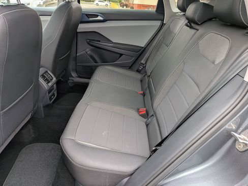 Used 2024 Volkswagen Taos SE image 29