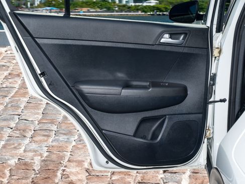 Used 2021 Kia Sportage LX image 11