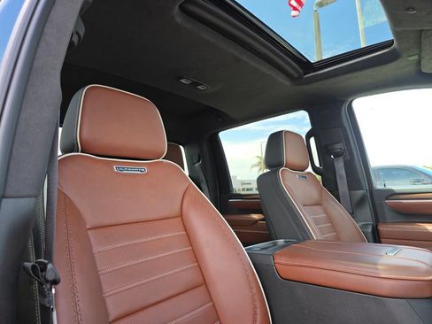 Used 2025 GMC Sierra 3500 Denali Ultimate AWD/4WD image 16