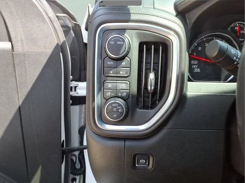 Used 2020 Chevrolet Silverado 1500 LTZ AWD/4WD image 14