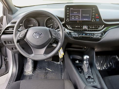 Used 2019 Toyota C-HR LE image 16