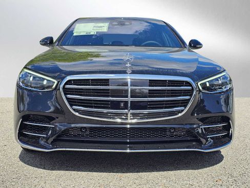 New 2025 Mercedes-Benz S 580 4MATIC Sedan image 2