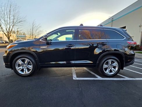 Used 2015 Toyota Highlander Limited Platinum image 3