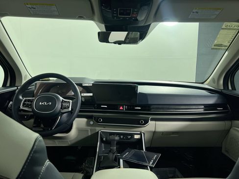 New 2027 Kia Carnival SX w/ Dark Edition Package FWD image 31