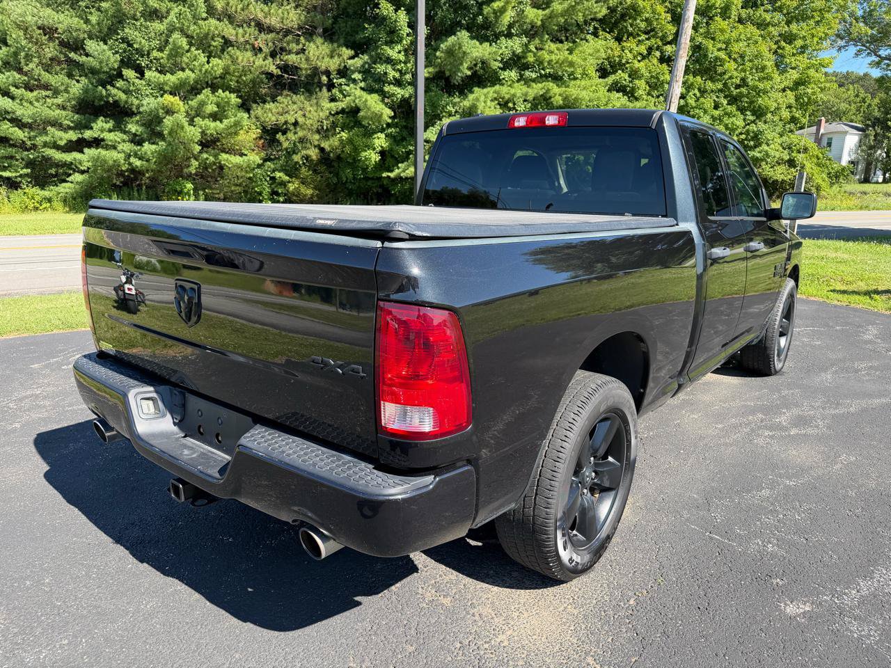 Used 2016 RAM 1500 Express w/ Black Ram 1500 Express Group AWD/4WD image 5