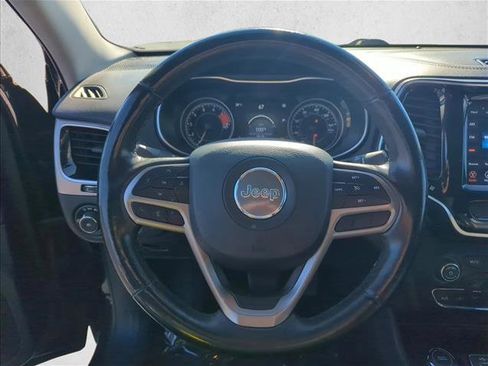 Used 2019 Jeep Cherokee Limited image 12