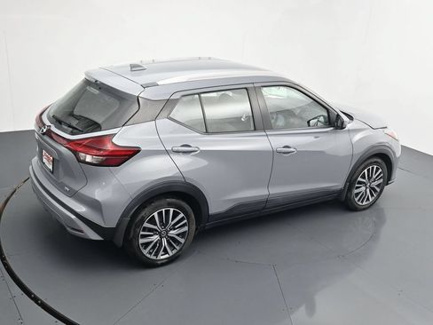 Used 2021 Nissan Kicks SV FWD image 30
