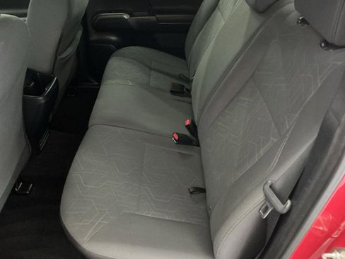 Used 2019 Toyota Tacoma SR5 AWD/4WD image 10