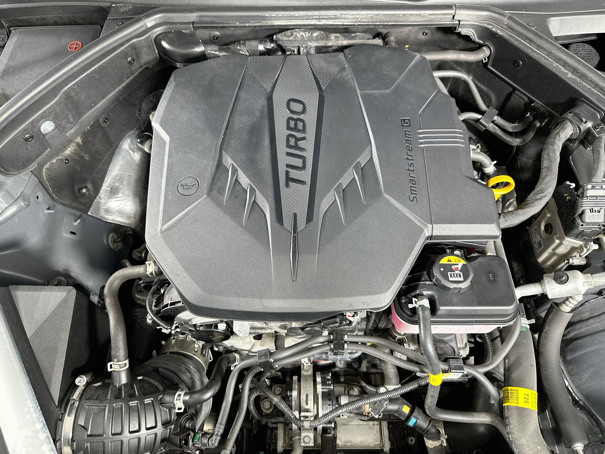 Used 2025 Genesis G70 2.5T AWD/4WD image 32