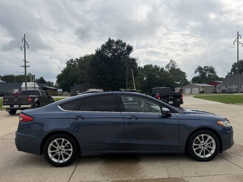 Used 2019 Ford Fusion SE FWD image 6