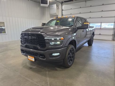 Used 2025 RAM 3500 Laramie AWD/4WD image 4