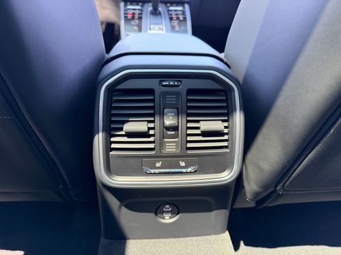 Certified 2026 Porsche Macan AWD/4WD image 20