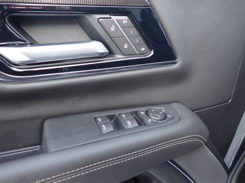 New 2026 GMC Yukon Elevation image 20