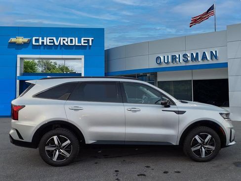 Used 2021 Kia Sorento EX w/ Panoramic Sunroof Package image 2