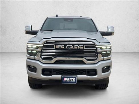Used 2026 RAM 2500 Laramie AWD/4WD image 2