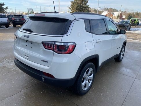 Certified 2019 Jeep Compass Latitude w/ Cold Weather Group image 3
