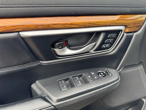 Used 2017 Honda CR-V Touring image 12