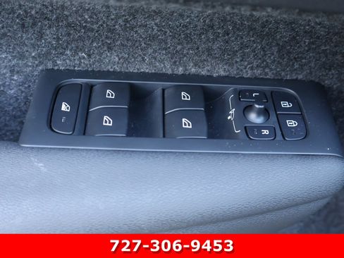 Used 2024 Volvo XC40 B5 Plus AWD/4WD image 13