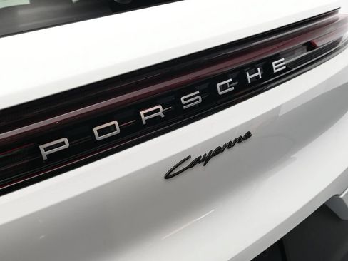 Used 2026 Porsche Cayenne AWD/4WD image 28