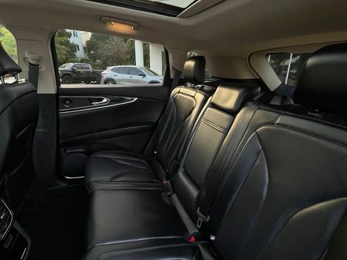 Used 2022 Lincoln Nautilus Reserve w/ Luxury Package AWD/4WD image 23