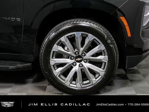 Used 2025 Chevrolet Tahoe High Country RWD image 39
