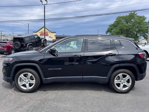 Used 2023 Jeep Compass Latitude w/ Convenience Group AWD/4WD image 4