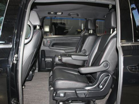 Used 2023 Honda Odyssey Sport image 15