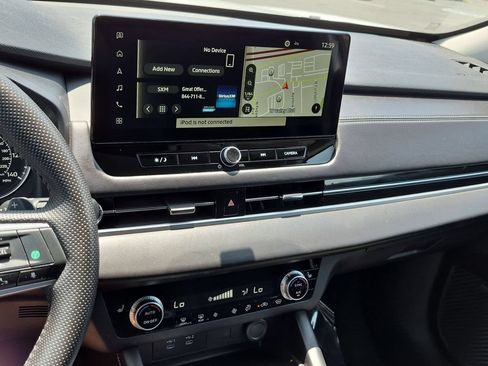 Used 2025 Mitsubishi Outlander SE AWD/4WD image 19