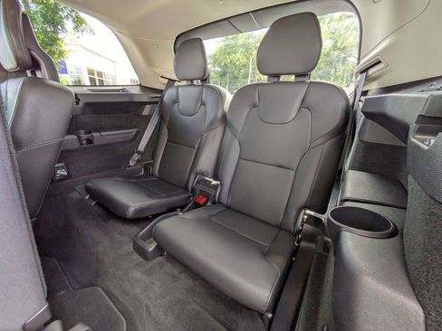 Used 2020 Volvo XC90 T6 Momentum AWD/4WD image 17