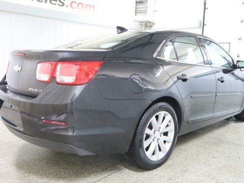 Used 2015 Chevrolet Malibu LT w/ Leather Package FWD image 6