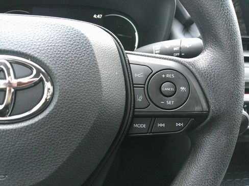 Used 2025 Toyota RAV4 LE image 21