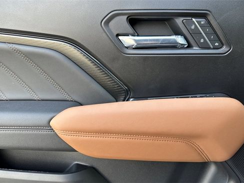 New 2025 GMC Canyon AT4 w/ Nightfall Edition image 9