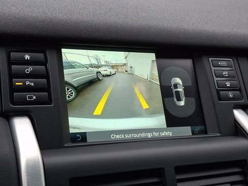 Used 2018 Land Rover Discovery Sport HSE image 15