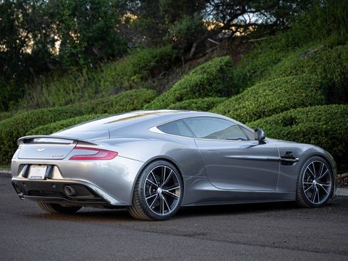 Used 2014 Aston Martin Vanquish Coupe image 37