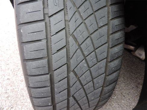 Used 2021 Cadillac XT4 Premium Luxury w/ LPO, Onyx Sport Package image 14